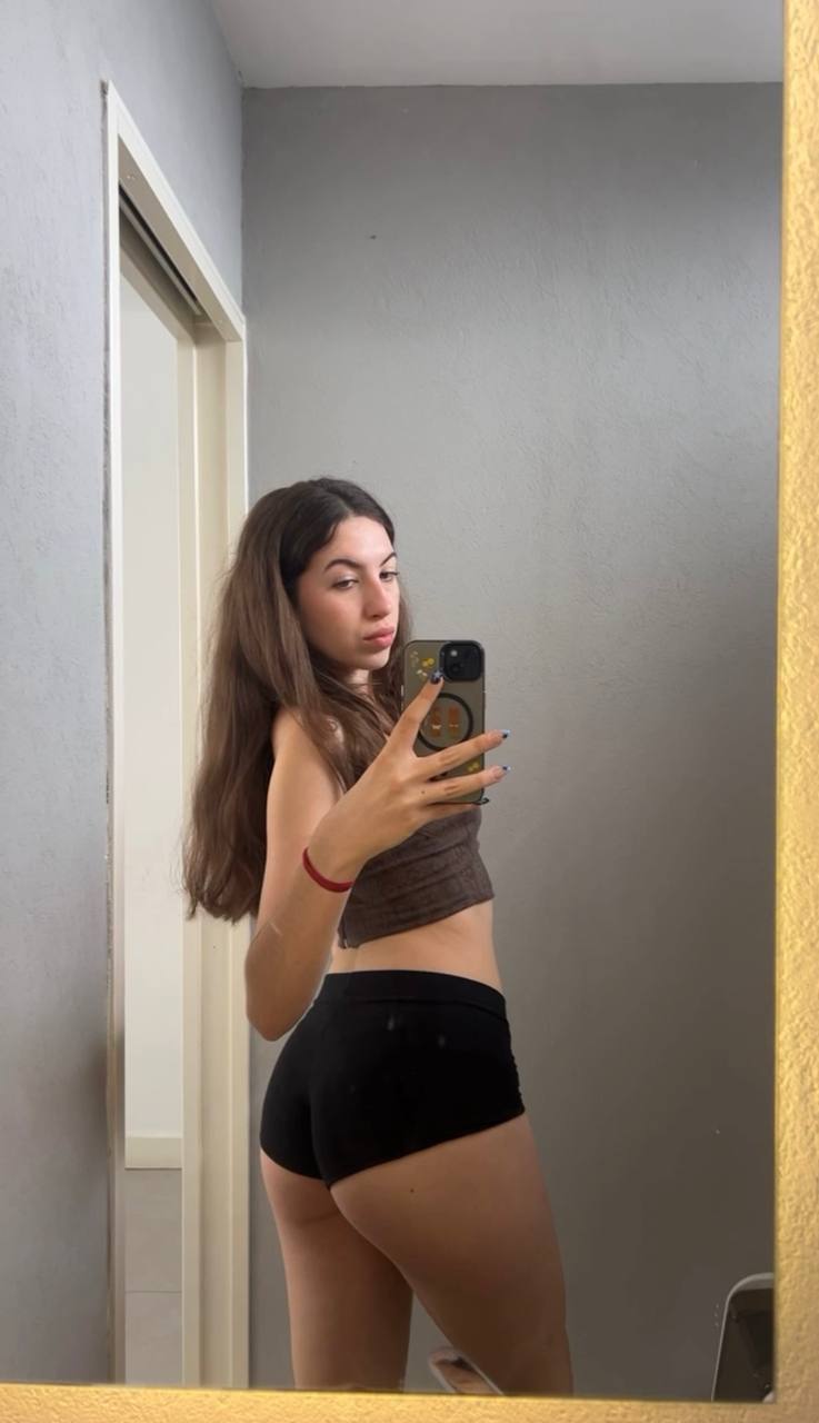 Amber in her underwear in Kharkov