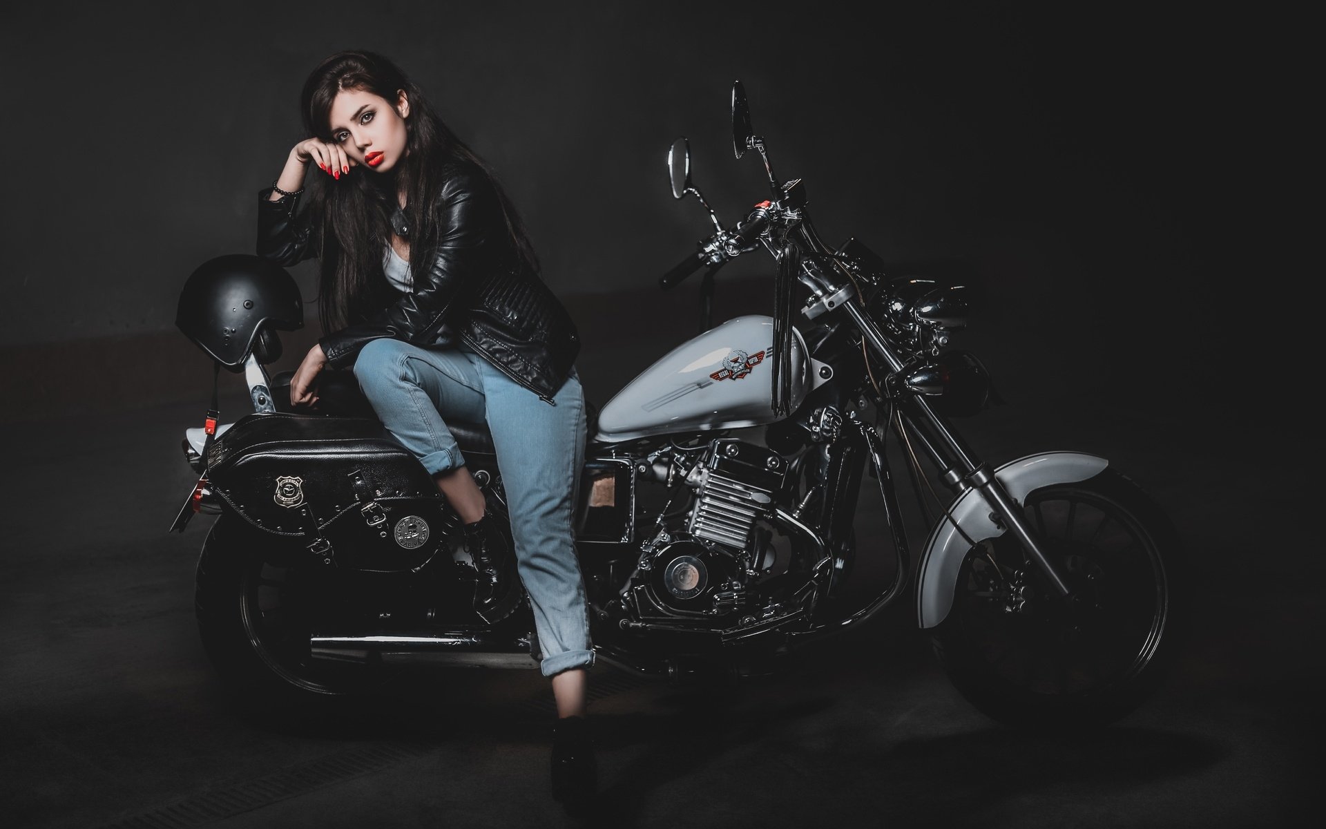 Biker girls: style and drive in Kharkov