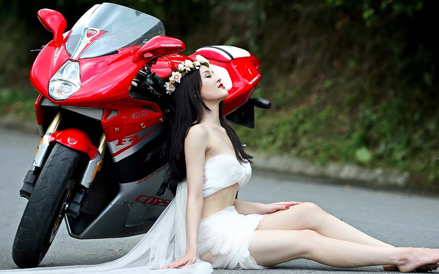 Beautiful girls and motorcycles in Kharkov