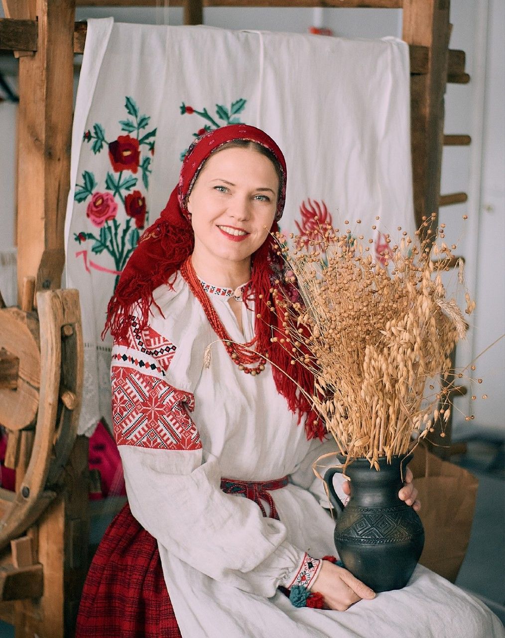 Women in Slavic costumes in Kharkov
