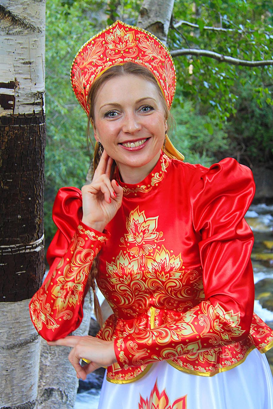 Women in Slavic costumes in Kharkov