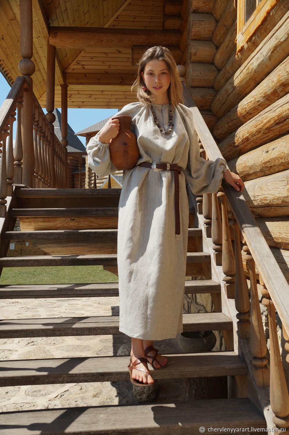 Girls in Slavic costumes in Kharkov